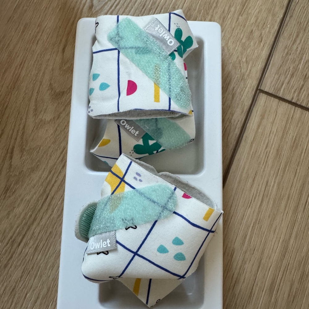 Owlet White and Green Geometric Extra Socks